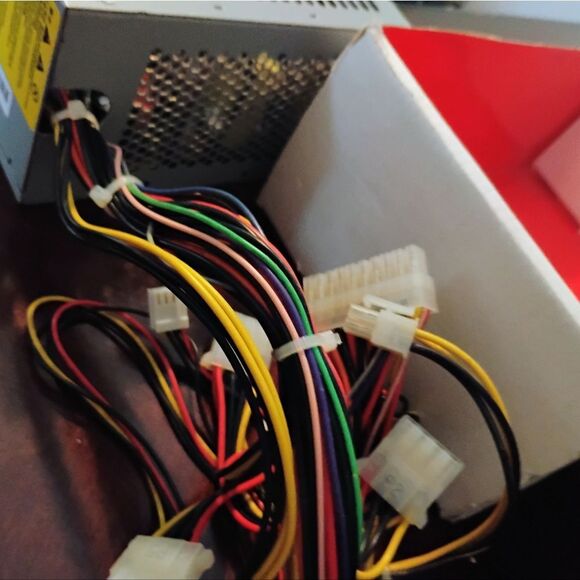 Chiefmax 550W Switching Power Supply - Picture 5 of 6